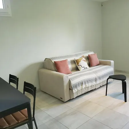 Le 300 Metres De La Apartment